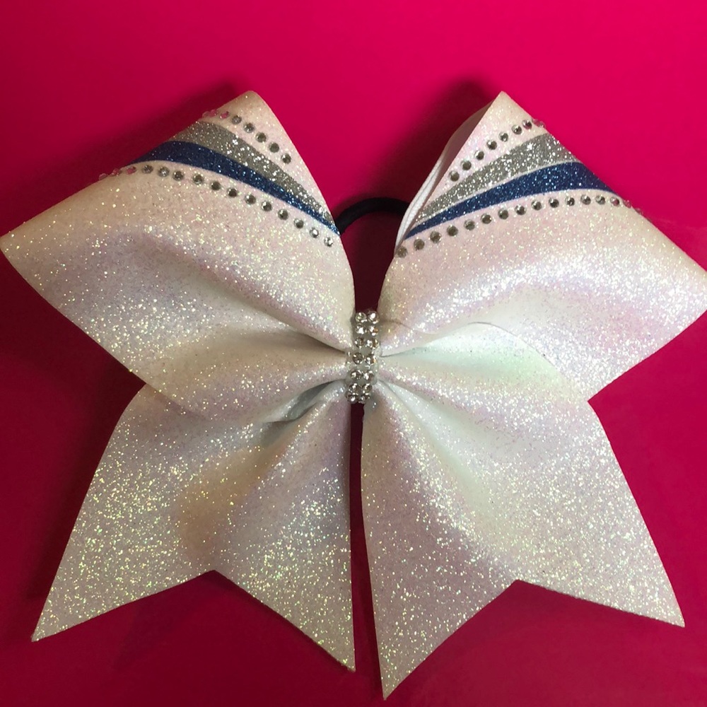 Cheer bow
